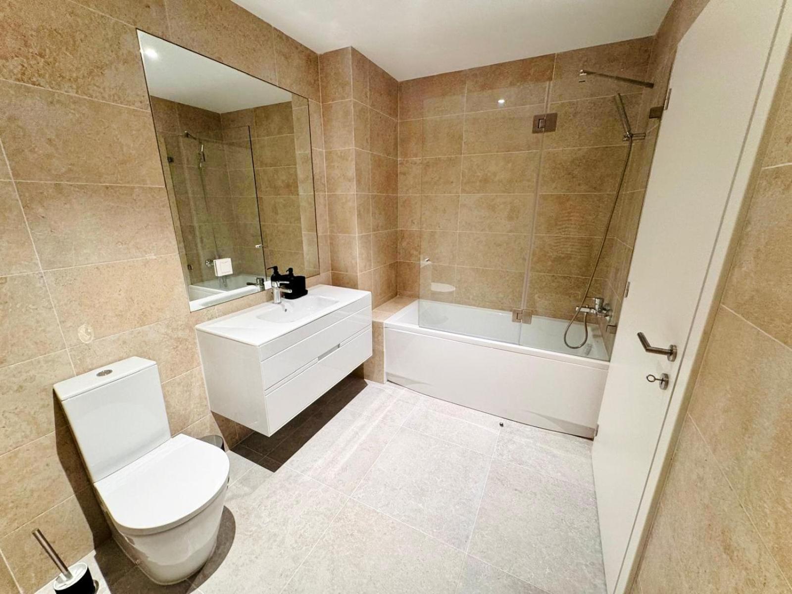Lisbon Pink House II Beautiful 2 Bedroom Flat In City Center Buitenkant foto